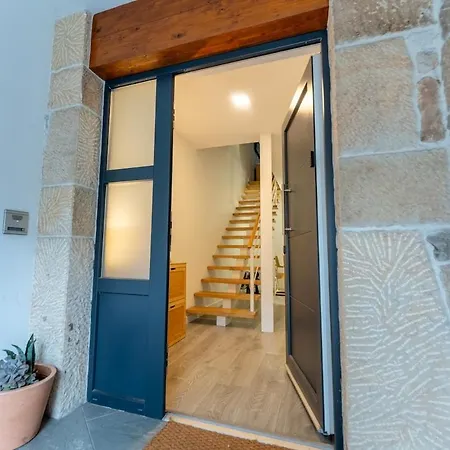 Spacious Renovated House In Apartment