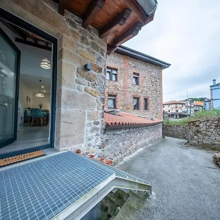 Spacious Renovated House In *