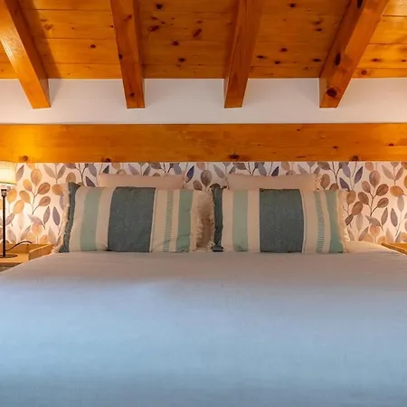 Spacious Renovated House In Apartment Cabezon De La Sal