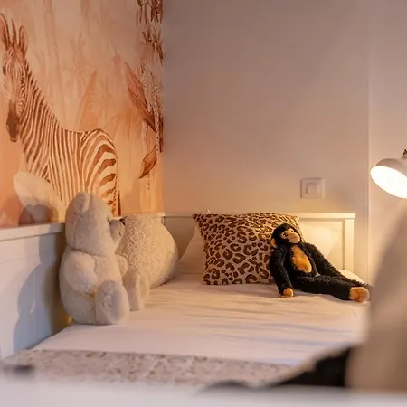 Spacious Renovated House In Apartment Cabezon De La Sal